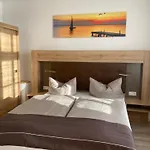 Πανσιόν Zum Alten Faehrhaus 3*
