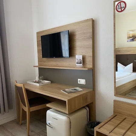 Zum Alten Faehrhaus Guest house