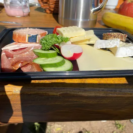Zum Alten Faehrhaus Guest house