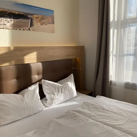 Zum Alten Faehrhaus Guest house
