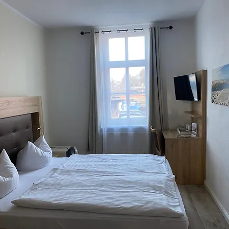 Zum Alten Faehrhaus Guest house