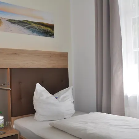 Zum Alten Faehrhaus Guest house