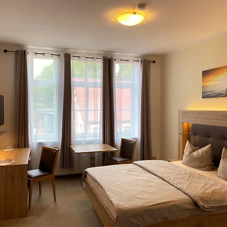 Zum Alten Faehrhaus ゲストハウス ロストック